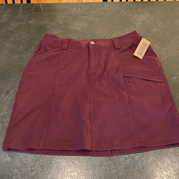 Duluth Trading Co Dresses & Skirts - Women Duluth Dry On The Fly Skort maroon red size 12 - NWT